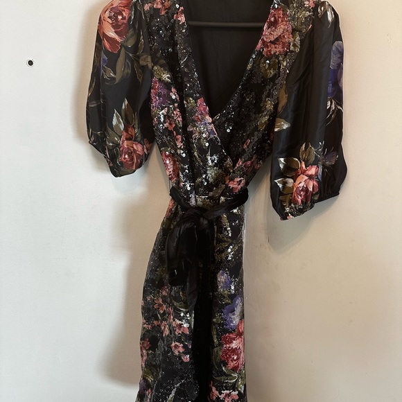 Beautiful, colourful sequins wrap dress in new condition from Nordstrom - Picture 6 of 14